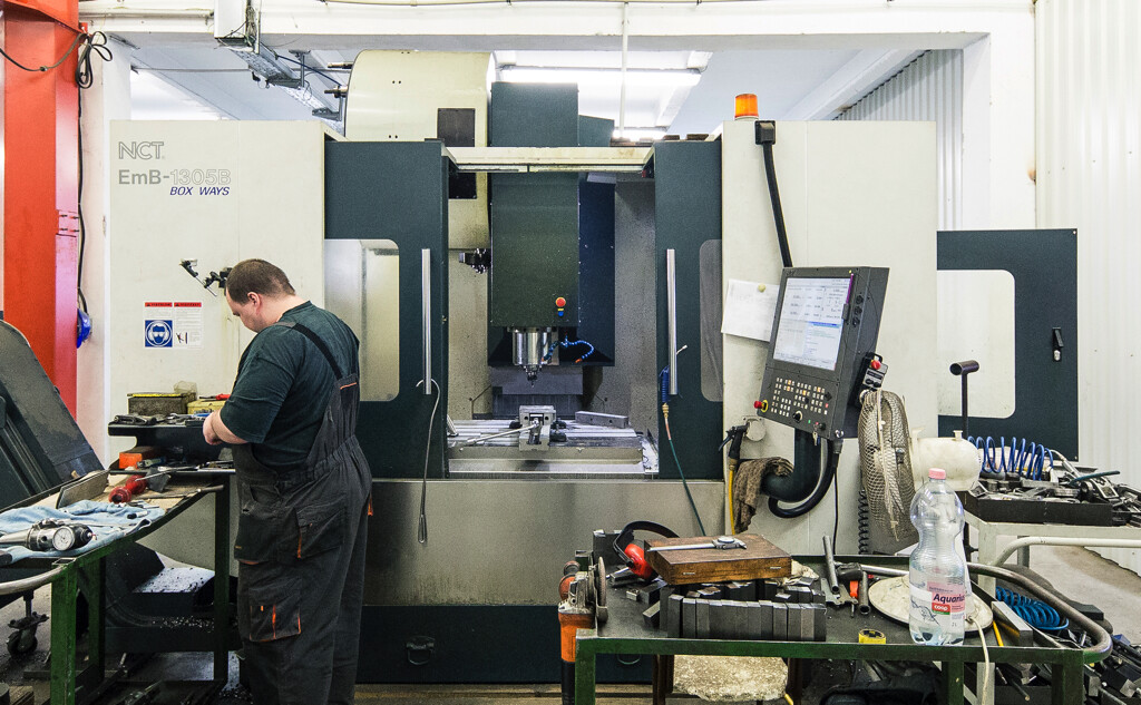 NCT EMB-1305B 3 tengelyes CNC megmunkáló központ