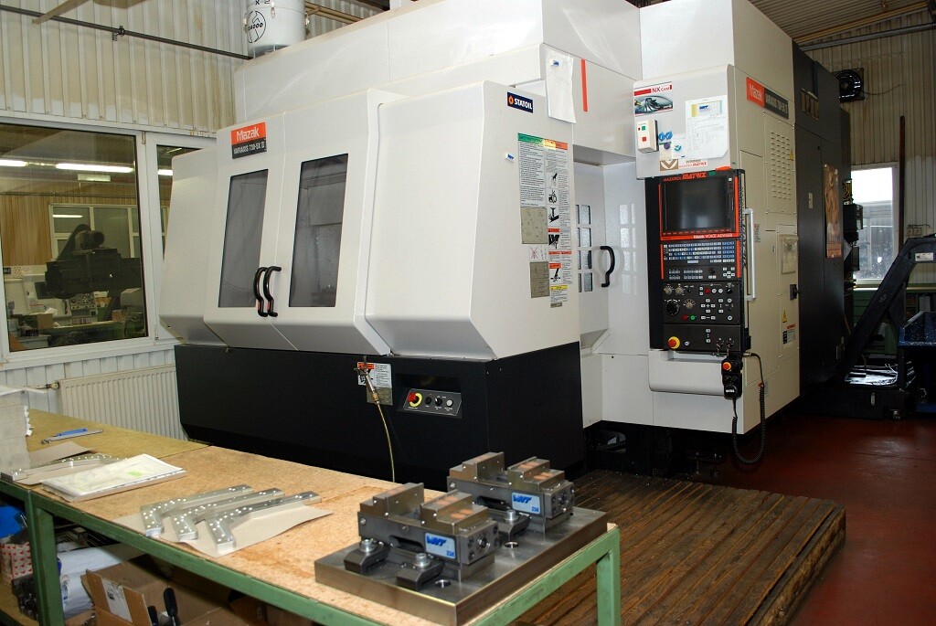 MAZAK VARIAXIS 730-5X II szimultán 5 tengelyes CNC megmunkáló központ