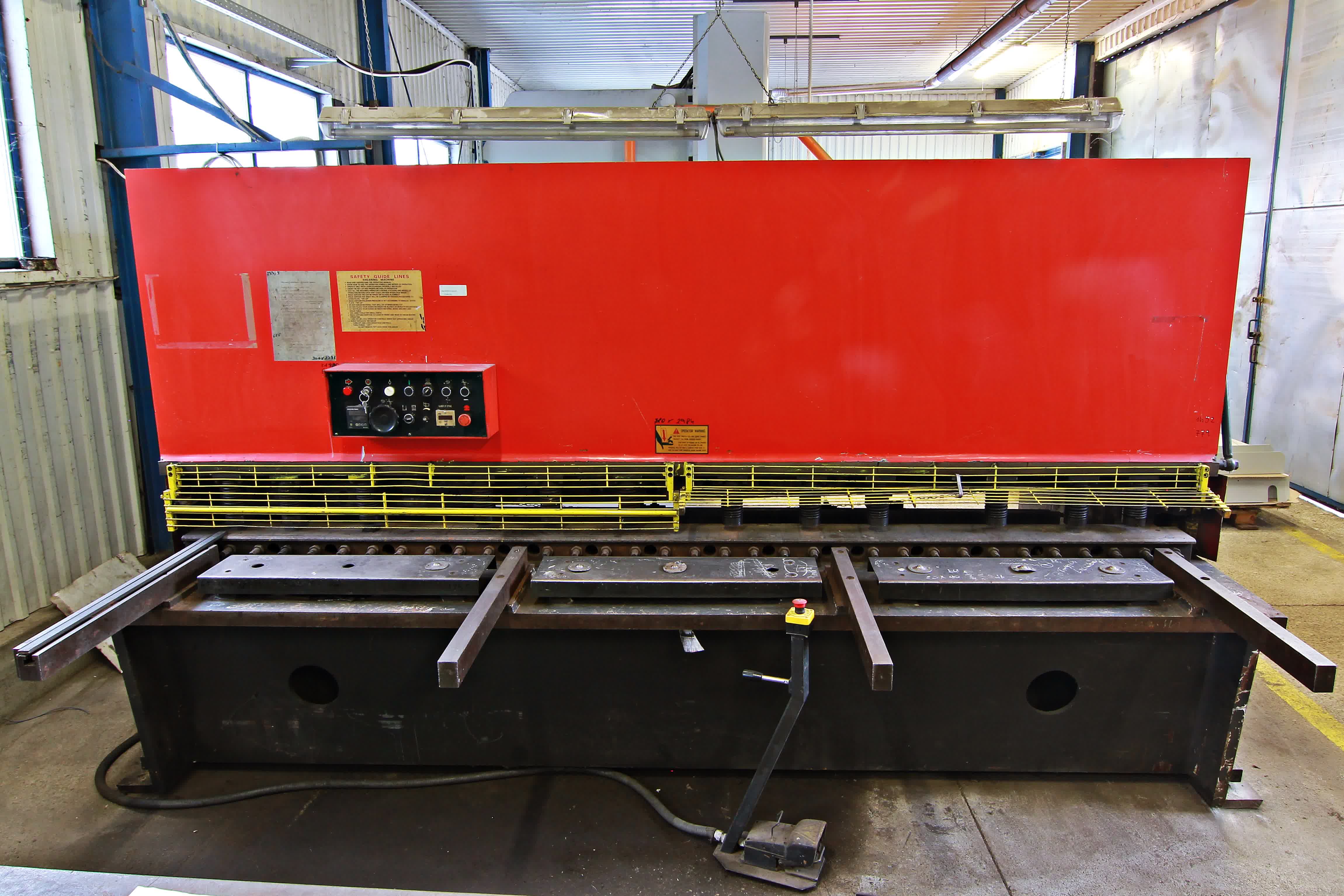 QC12Y-12X3200 hidraulikus lemezolló