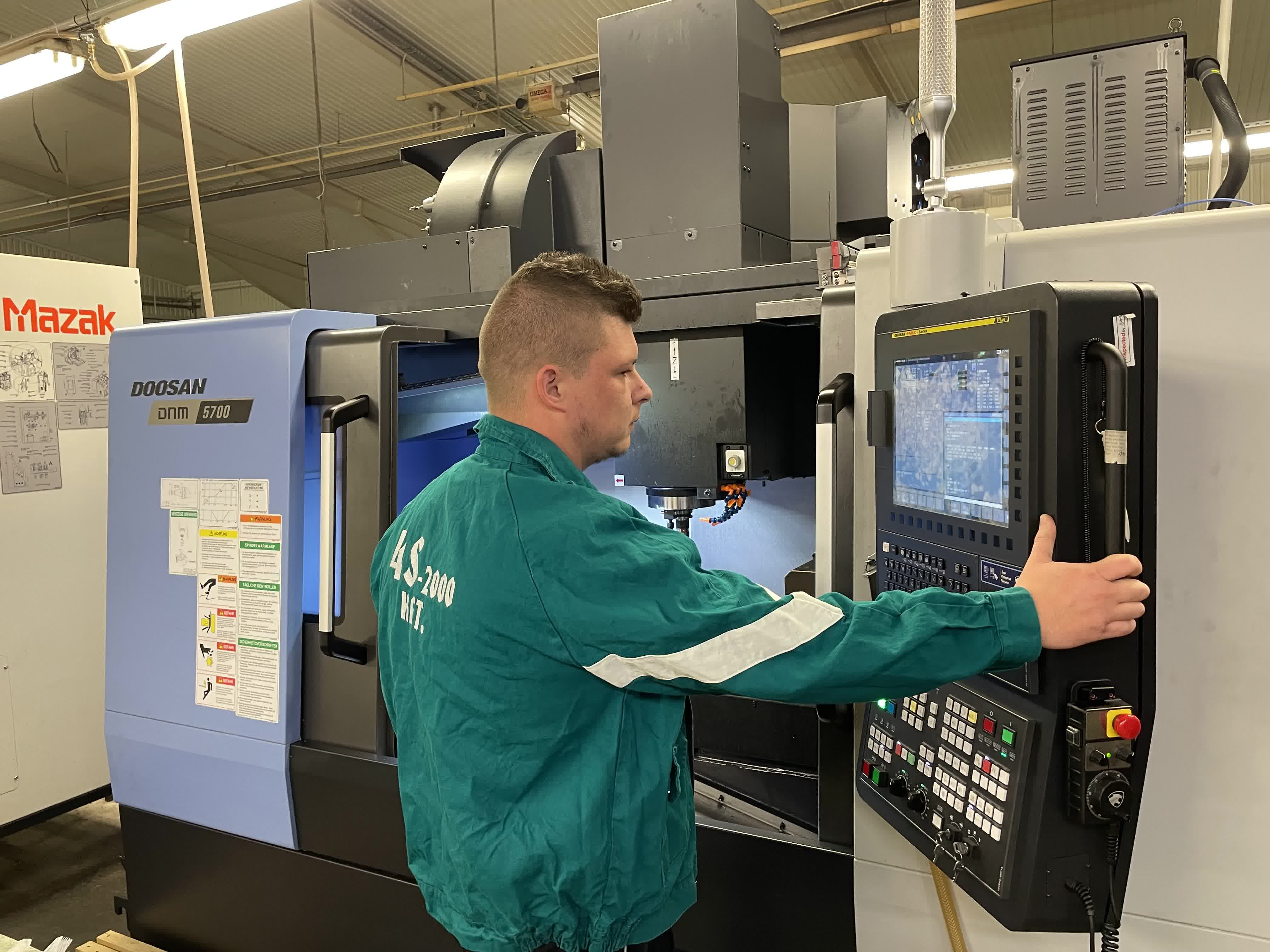 Megérkeztek az új CNC-marógépek a 4S-2000 Kft-hez
